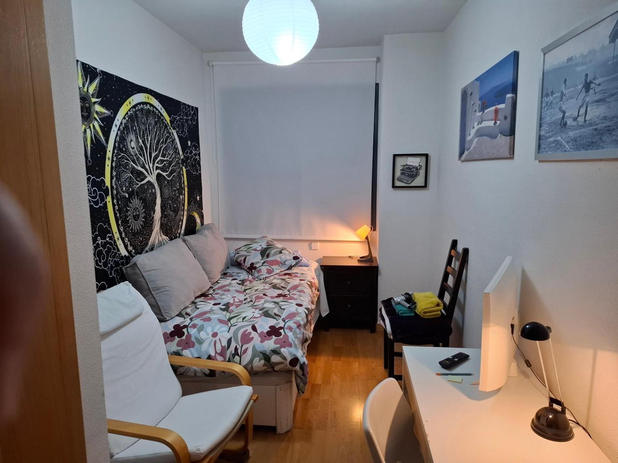 Habitaciones Individuales Wifi Tv Microondas Cerca Del Aeropuerto Madrid Habitacion Grande Wc Privado O Habitacion Pequena Wc Compartido Muy Tranquilas Bien Comunicadas Tren Metro Bus Facil Aparcamiento San Sebastián de los Reyes Εξωτερικό φωτογραφία