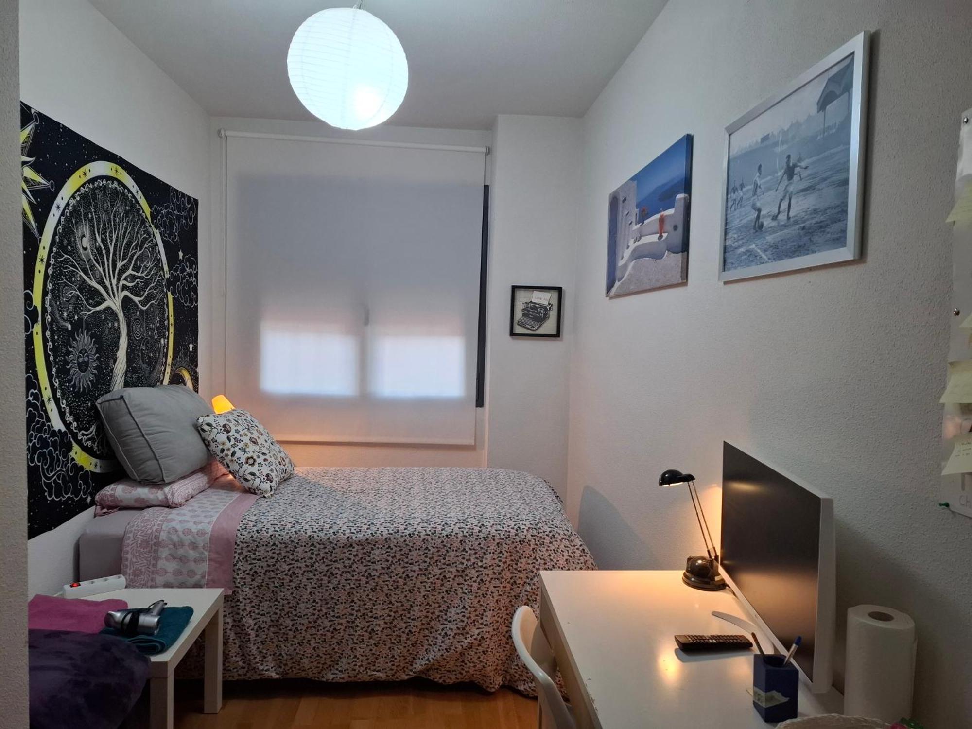 Habitaciones Individuales Wifi Tv Microondas Cerca Del Aeropuerto Madrid Habitacion Grande Wc Privado O Habitacion Pequena Wc Compartido Muy Tranquilas Bien Comunicadas Tren Metro Bus Facil Aparcamiento San Sebastián de los Reyes Εξωτερικό φωτογραφία