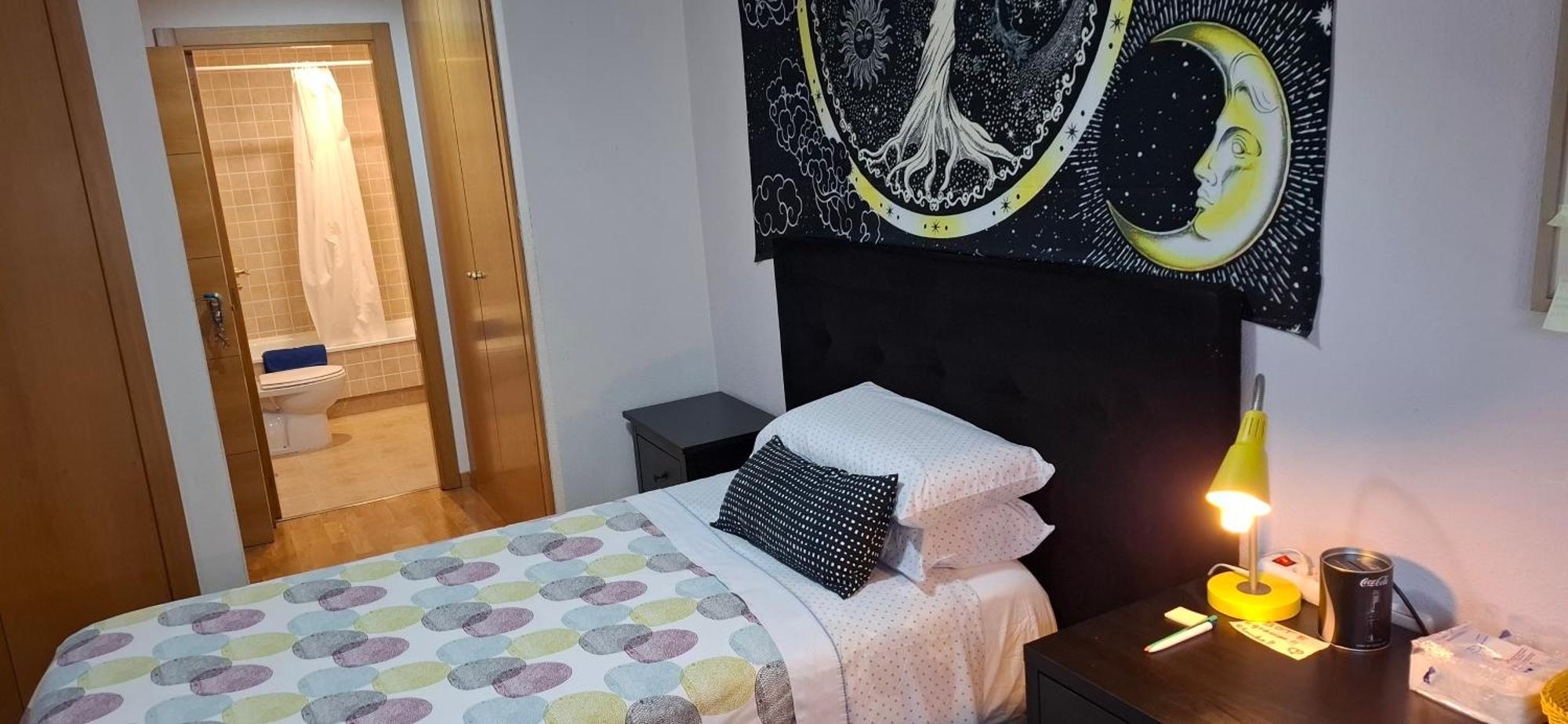 Habitaciones Individuales Wifi Tv Microondas Cerca Del Aeropuerto Madrid Habitacion Grande Wc Privado O Habitacion Pequena Wc Compartido Muy Tranquilas Bien Comunicadas Tren Metro Bus Facil Aparcamiento San Sebastián de los Reyes Εξωτερικό φωτογραφία